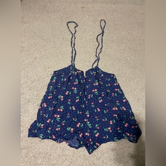 Lucca couture shorts with overall straps size small - Picture 2 of 5